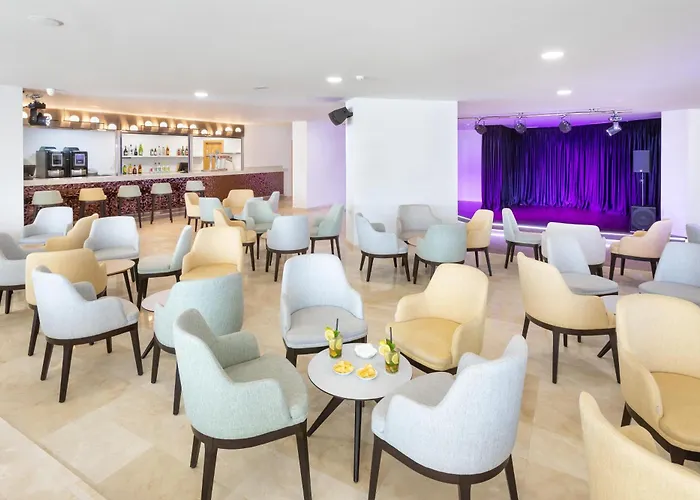 Alexandre Troya Hotel 4*